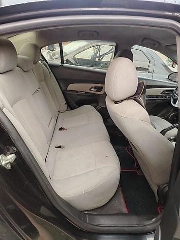 mersedes oturacaqları: Chevrolet Cruze arxa oturacaq dəsti və interyer detalları - Model — 1