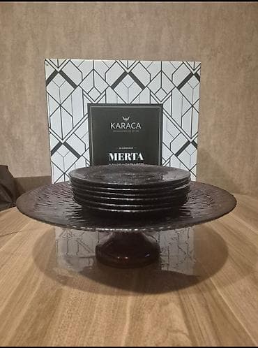 8 mart tort sekilleri: Tort və şiriniyyat qabı, rəng - Bənövşəyi, Şüşə — 2