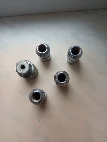 icare ford transit: Teker boltu sikiret orqinal maşinin ustunen cixma 4 denesi cox — 2