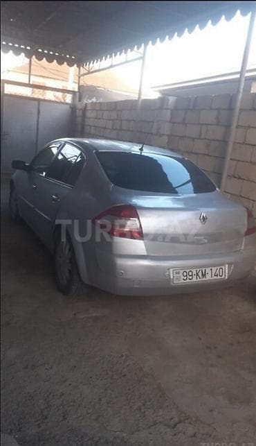mini traktorlarin azerbaycanda satisi: Renault Megane sedan - Korpus: gümüşü rəng, 4 qapı, arxa parkinq — 3