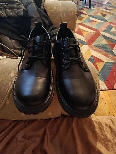 bucci ayaqqabı: Hec geyinilməyib temudan sifariş vermişəm boyuk du deyə geyinməmişəm — 1