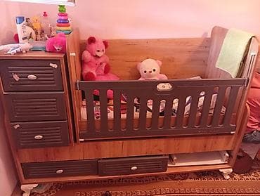 Uşaq beşiyi və komod dəsti - Material: taxta karkas, ön hissədə tünd