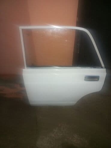 tel tutucu: Avtomobil arxa qapısı – sağ tərəf - Korpus: metal, ağ rəng - Şüşə — 1