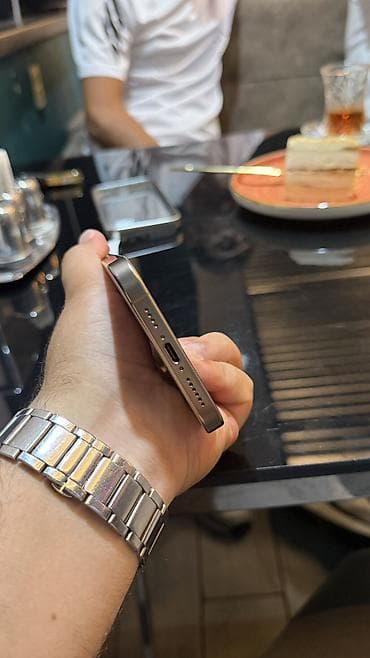 samsung galaxy note edge: IPhone 16 Pro Max, 256 GB, Desert Titanium — 3