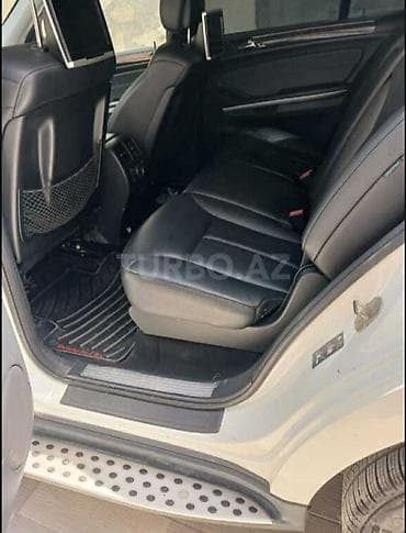 byd təkər: Mercedes-Benz GL-Class (ağ rəng, tam ölçülü SUV) Xüsusiyyətlər: - — 4