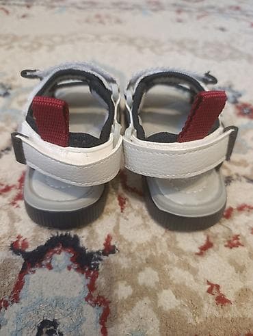 Uşaq sandal modeli - Rəng: ağ-boz, qara detallarla - Ölçü: şəkillərdə — 2