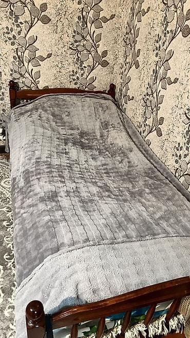 İşlənmiş, Təknəfərlik çarpayı, Bazasız, Matras ilə, Siyirməsiz