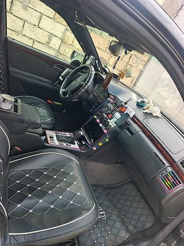 mersedes diski teker: Bağışlayın, bu təsvir üçün uyğun və təhlükəsiz bir məhsul və ya xidmət — 2