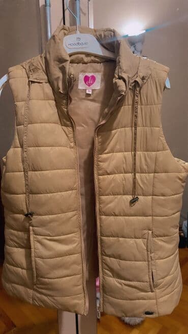 Bezrukavka godekce satiram bej rengdedir 2-3 defe geyinilib brenddir lalafo.az -da Bezrukavka godekce satiram bej rengdedir 2-3 defe geyinilib brenddir