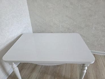 Ağ rəngli yemək/çay masası Embawood dan alinib islenmir evde yer