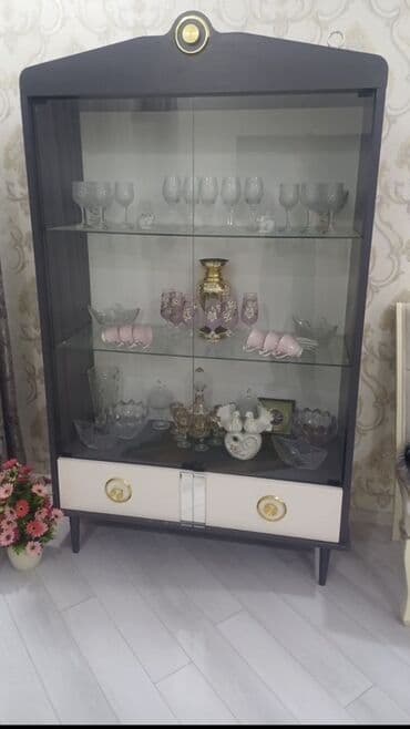 вешалки напольные для одежды деревянные дорогие: Şüşəli dolab vitrini — 2