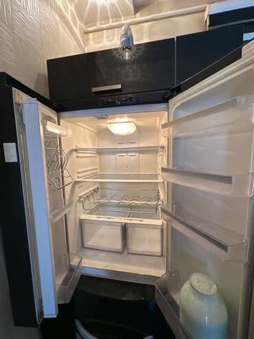 Blenderlər: Tam işlək vəziyyətdə. Uzunu:1.90sm Emi:70 sm Ünvan: Qara qarayev — 2