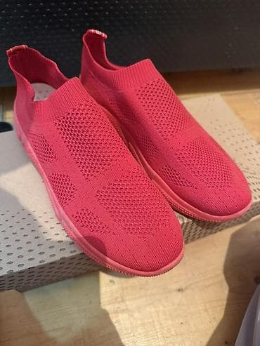 corab qiymetleri: Qırmızı rəngli slip-on idman ayaqqabısı - Model: corab tipli slip-on — 1