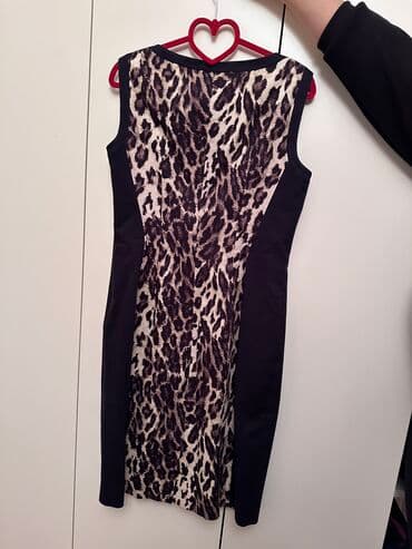 Kurtkalar: Karen Millen paltar 
Cox az geyinilib
42 Razmer — 2