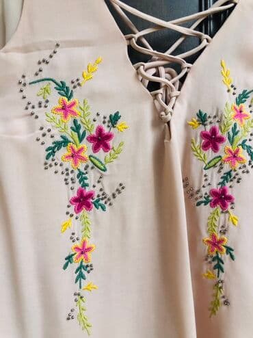 qış qadın koftaları: Satılır 6 azn Çəhrayı rəngdə, V-yaxa və ipək materialdan olan qolsuz — 2