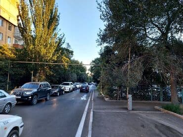 аренда торгового места в магазине: 28 may metrosuna yaxın Bakixanov küçəsində yerləşən ümumi sahəsi 500 — 6