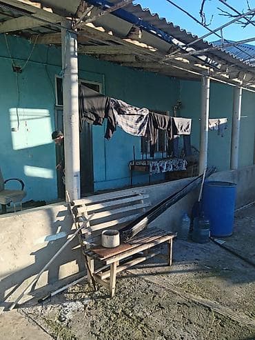 kirdite evler: Xızı rayonu Tıxlı kəndı(Xızıya 10 dəq. yoldur) Təcili 4 otaq ev — 10