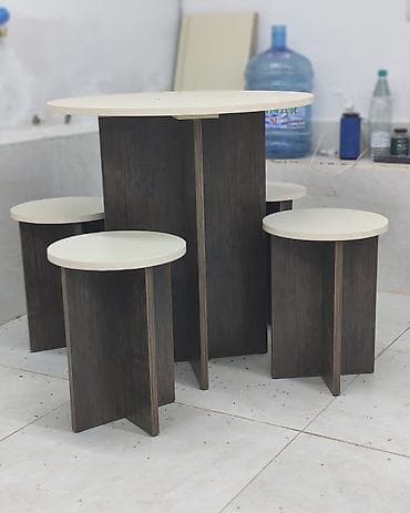 Mətbəx üçün, Açılmayan, Yumru masa, 4 stul