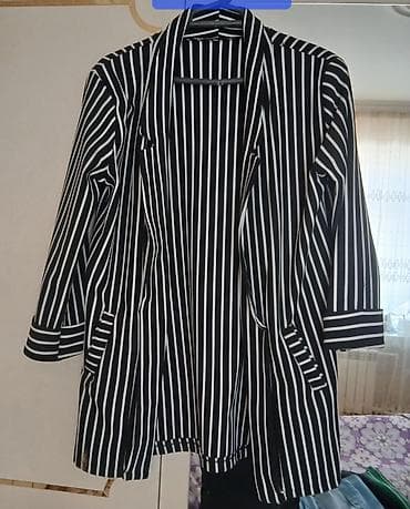 Pencəklər: Qara-ağ zolaqlı qadın blezeri - Dizayn: Dikey ağ zolaqlı qara fon — 1