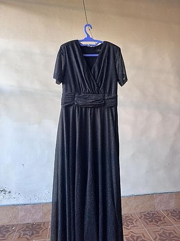 Qara rəngli, zərif parıltılı maxi don - Model: V-yaxa, qısa qol -