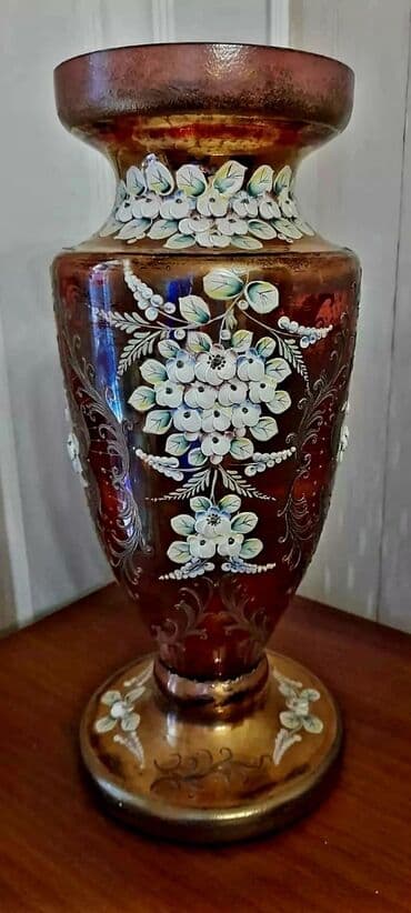 guldanda gul: Bir vaza, Bogem şüşəsi — 1