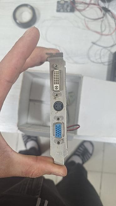 sistem buloku: Qrafik kartı: QUAKE GF FX5500 VER:M (AGP) Texniki xüsusiyyətlər: - — 3