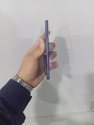 galaxy tab e: Realme smartfon Xüsusiyyətlər: - Ekran: Tam ekran dizayn, sol — 2