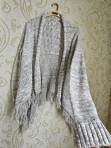 usaq herbi geyimleri: Hem kardiqan hem şal kimi.lcw alinib. ela veziyyetde S M olcu 3 — 4