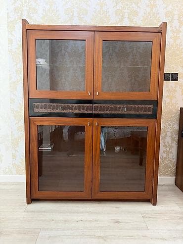 qapi dekoru: Vitrin və TV stendi dəsti - Material: keyfiyyətli ağac örtüklü korpus — 1