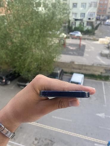 ayfon qulaqciq: IPhone 12, Qara — 6