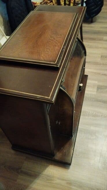 Qida məhsulları: Mebel: taxta televiziya/akustika üçün retro tərzli tumbə Təsvir: - — 3