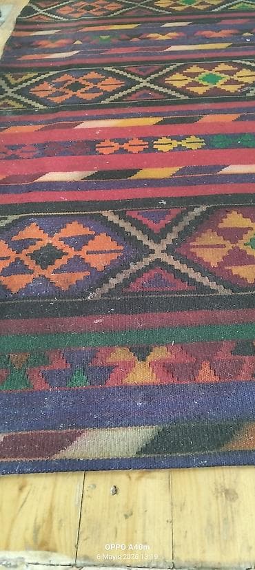 Новое на lalafo: 2 eded qedimi kilim munasib qiymete satılır. Birinin şekilde — 5