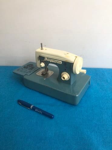 qədimi qəpiklər: Antik mini tikish mashini sovet dovrune aid idel vezyyetde — 2