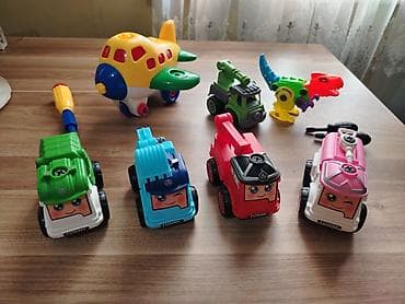 mentiq oyuncaq: Uşaqlar üçün vintlerle yigilan konstruksiya və maşın dəsti. Hamisi — 1