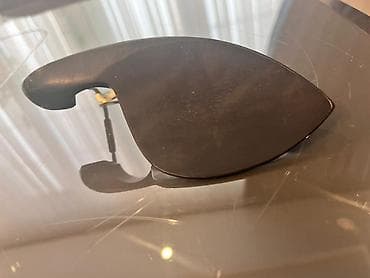Violino üçün çənəaltı (chinrest) - Material: Qara sərt ağac, metal — 1