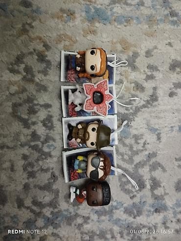 kamplekt qizillar: Stranger Things mövzusunda kollektible asqılar/fiqurlar dəsti — 1