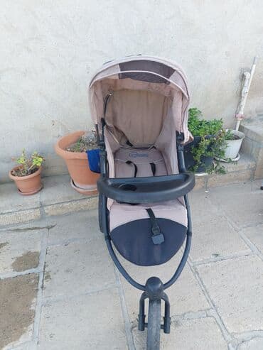 rezin botlar: Çıxarıla bilən beşikli araba, Burbay, İşlənmiş, Cins: Oğlan, Yaş: 30 ay, Ünvandan götürmə — 8