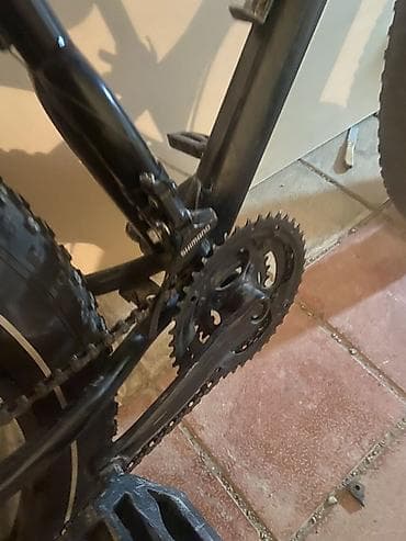 islenmis velosiped satilir: Fatbike tipli dağ velosipedi - Rəng: qara, aerodinamik, qövsvari — 5