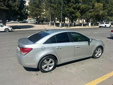 kruz fara: Chevrolet Cruze: 1.4 l | 2013 il 286532 km Sedan — 7