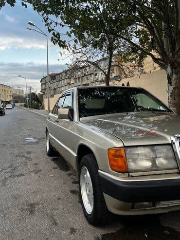 turbo az c class: Mercedes-Benz 190: 2 l | 1991 il Sedan — 6