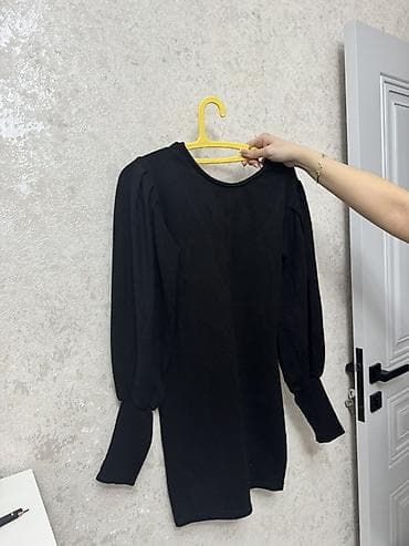 Plaşlar: Qadın geyim dəsti – 3 fərqli tunika/kofta 1) Qara fonlu, rəngarəng — 6