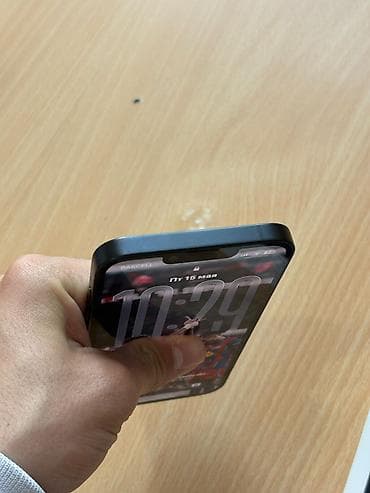 ipod classic 7: IPhone 16e, 128 GB, Qara, Zəmanət — 8