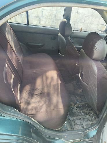 əllə çəkilmiş maşın şəkilləri: Satılır: köhnə sedan avtomobil (ehtiyat hissələri üçün) Xüsusiyyətlər — 9