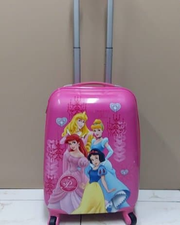 təkərli camadan: Чемодан детский.Маквин Барби софия — 1
