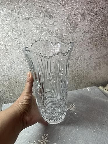 Vazalar: Bir vaza, Xrustal — 2