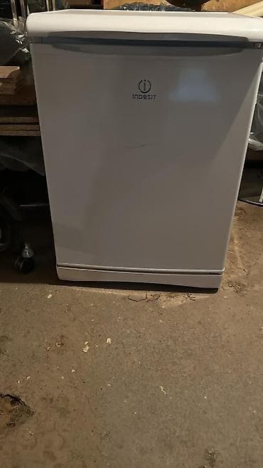 Видеоигры и приставки: Mini Soyuducu satilir Qıymet,150 azn Ela vəziyyətdədir Ünvan Nəsimi — 1