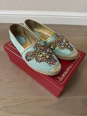 malomerka nedir: Rene Caovilla 37 razmer brend 675 azn alinib bir nece defe geyinilib — 1