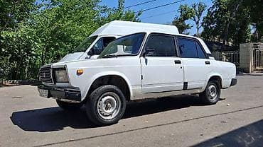 daewoo super saloon: VAZ 2107, ağ rəng, sedan kuzov. Xüsusiyyətlər: - Arxa ötürücülü, 4 — 2
