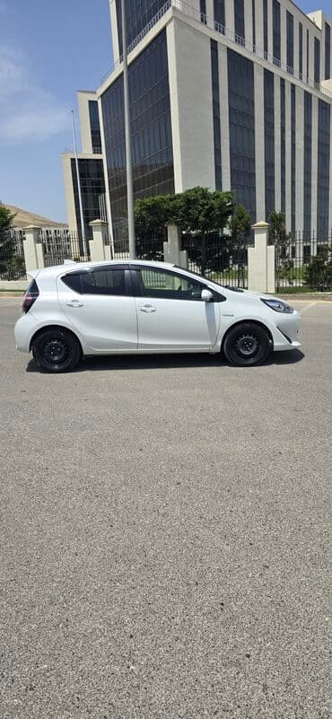 автомобиль фольксваген поло: Toyota : 1.4 л | 2019 г. Хэтчбэк — 4