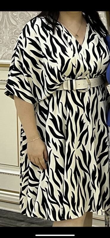 Cemi 2 defe geyinilib. Seligeli veziyyetdedir. Las Vegas magazasindan